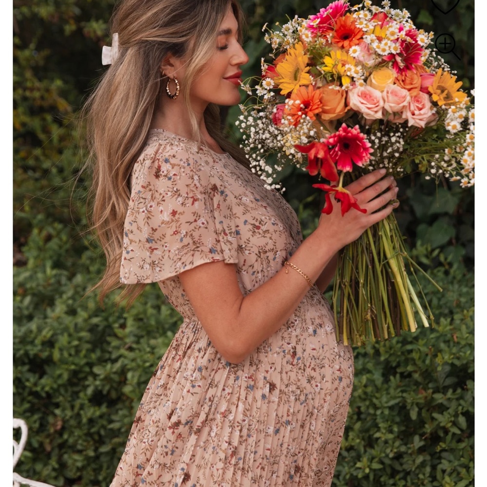 Beige Floral Pleated Short Sleeve Chiffon Maternity Midi Dress